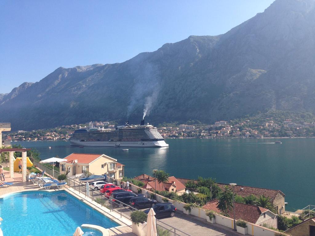 Apartment Fjord Waterfront Kotor Buitenkant foto